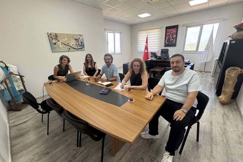 Fakültemizde Anket Hazırlama Komisyonu Toplantısı Gerçekleştirildi.