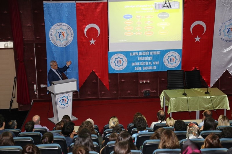 Prof. Dr. Erdem YEŞİLADA tarafından 'Bilimsel Bakış Açısından Fitoterapi' başlıklı konferans verildi