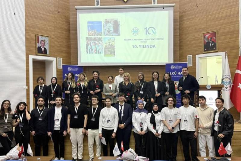 Alkü Halk Sağlığı Öğrenci Topluluğu tarafından 8 Mart Dünya Kadınlar Günü kapsamında "Güçlü Kadın, Güçlü Toplum etkinliği gerçekleştirildi.