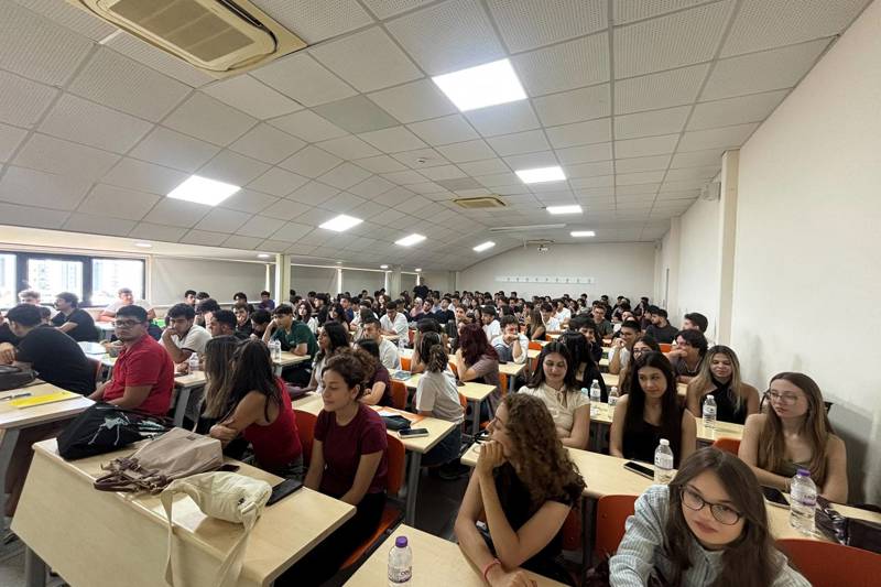 Fakültemiz Dönem 1 Öğrencilerine Yönelik Oryantasyon Programı Gerçekleştirildi
