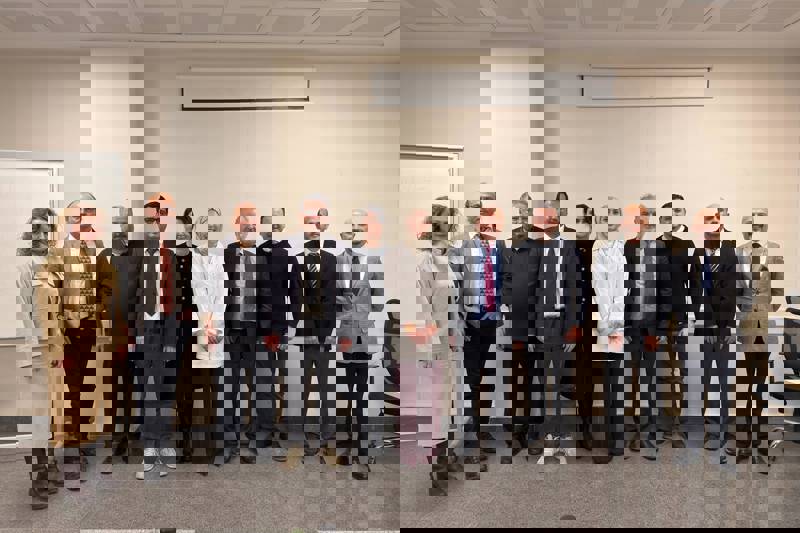 Fakültemiz ilk Aile Hekimliği uzmanını mezun etmenin sevincini yaşadı.